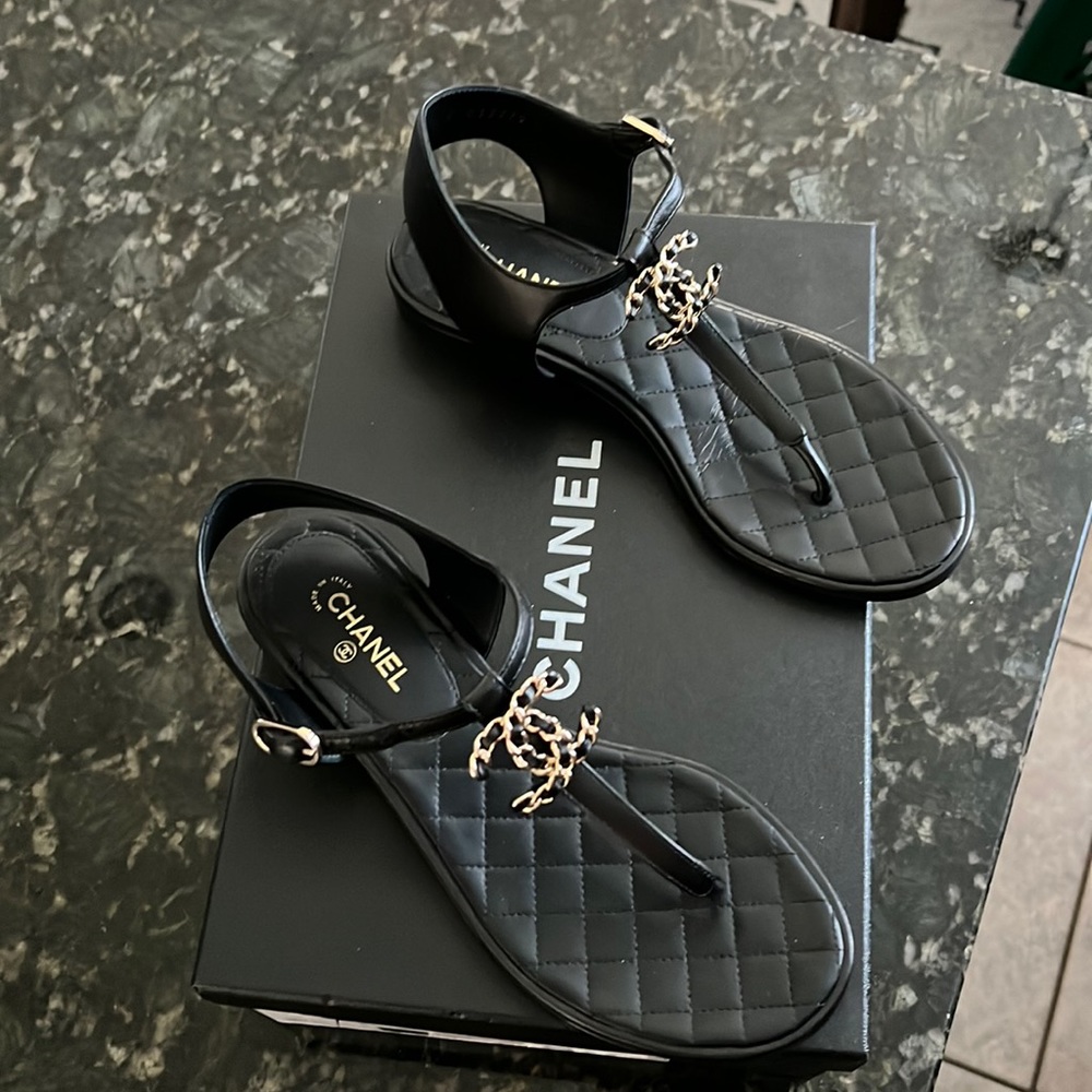 Classic Chanel CC logo Black Lambskin Sandals